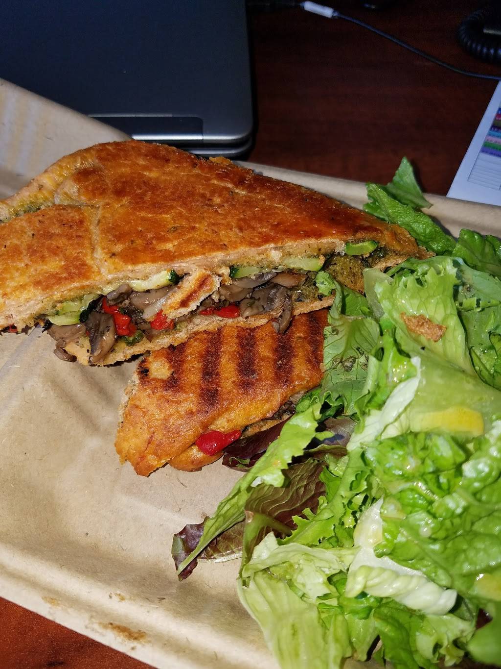 Cafe Azafran | restaurant | 3700 San Martin Dr, Baltimore, MD 21210, USA | 4103384757 OR +1 410-338-4757