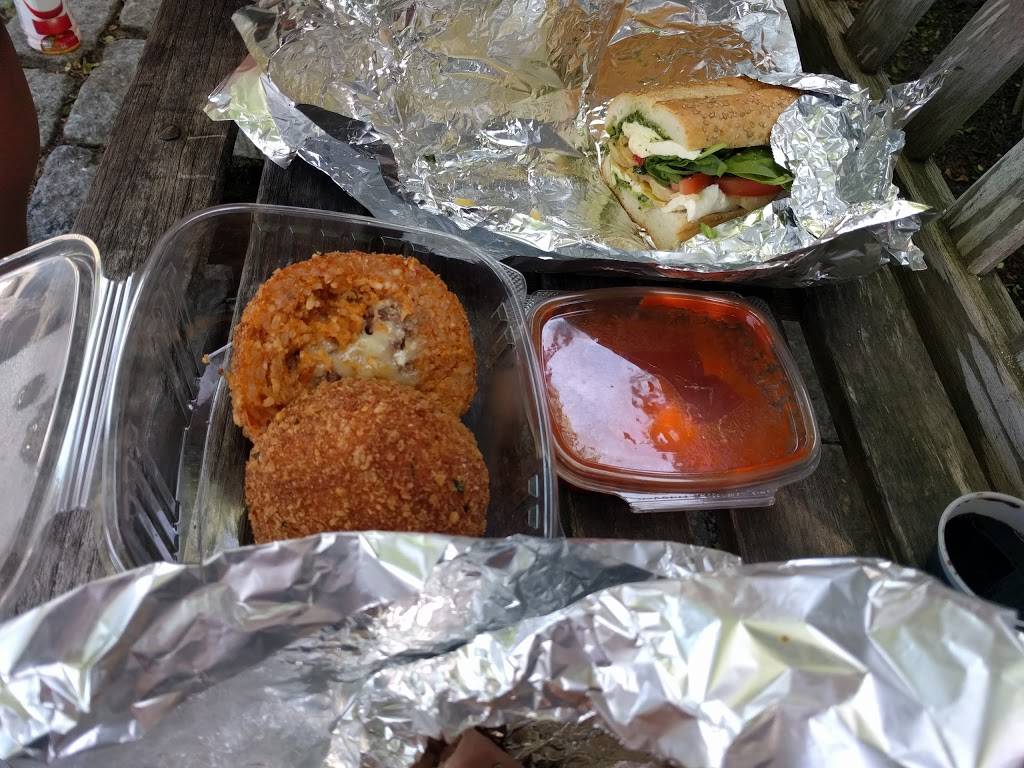 Villa Italian Specialties | restaurant | 7 Railroad Ave, East Hampton, NY 11937, USA | 6313245110 OR +1 631-324-5110