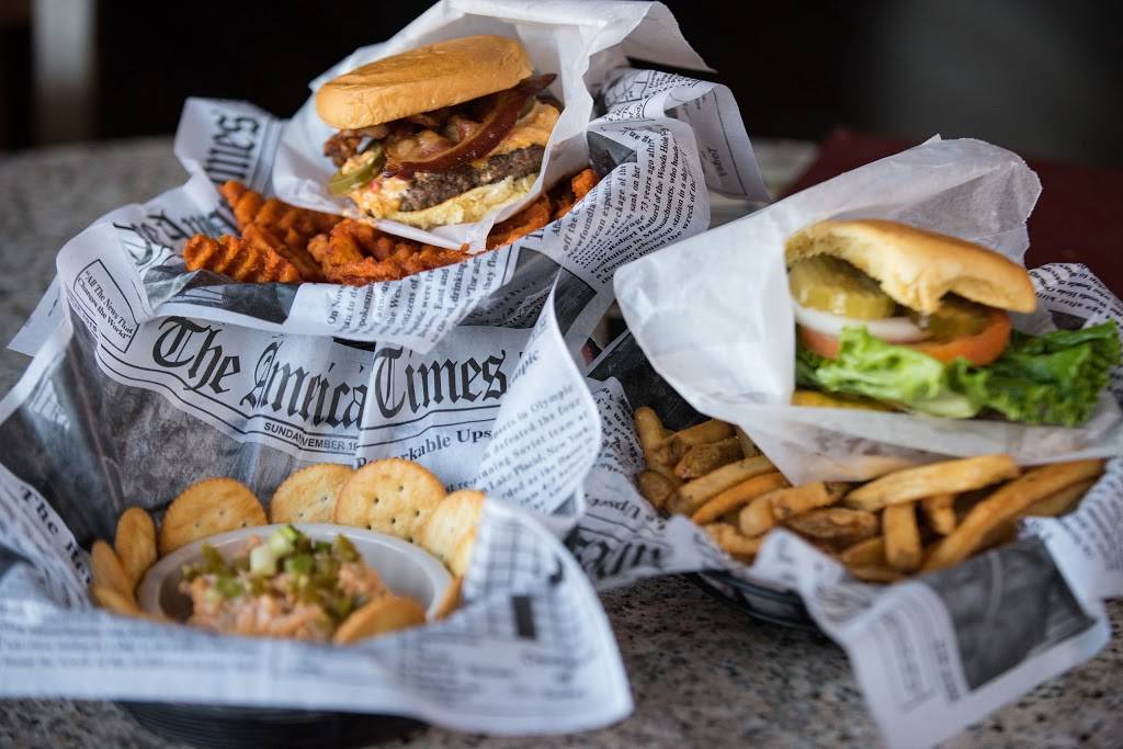B-Sides - Burgers, Birds & Brews | restaurant | 467 Franklin St, Rocky Mount, VA 24151, USA | 5404562337 OR +1 540-456-2337