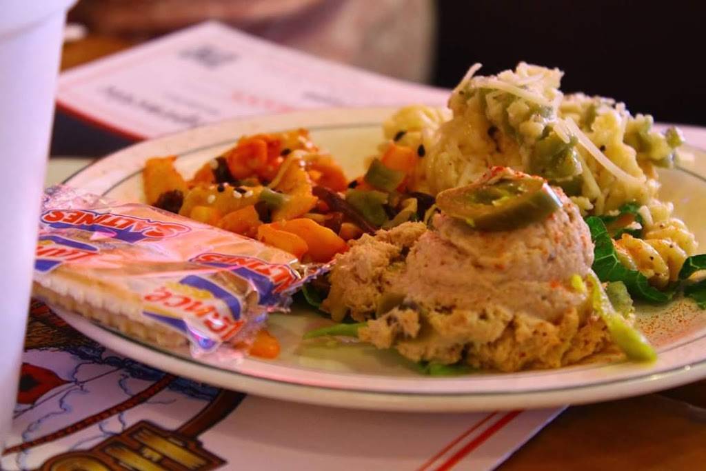 Hurricane Alley | restaurant | 529 E Ocean Ave, Boynton Beach, FL 33435, USA | 5613644008 OR +1 561-364-4008