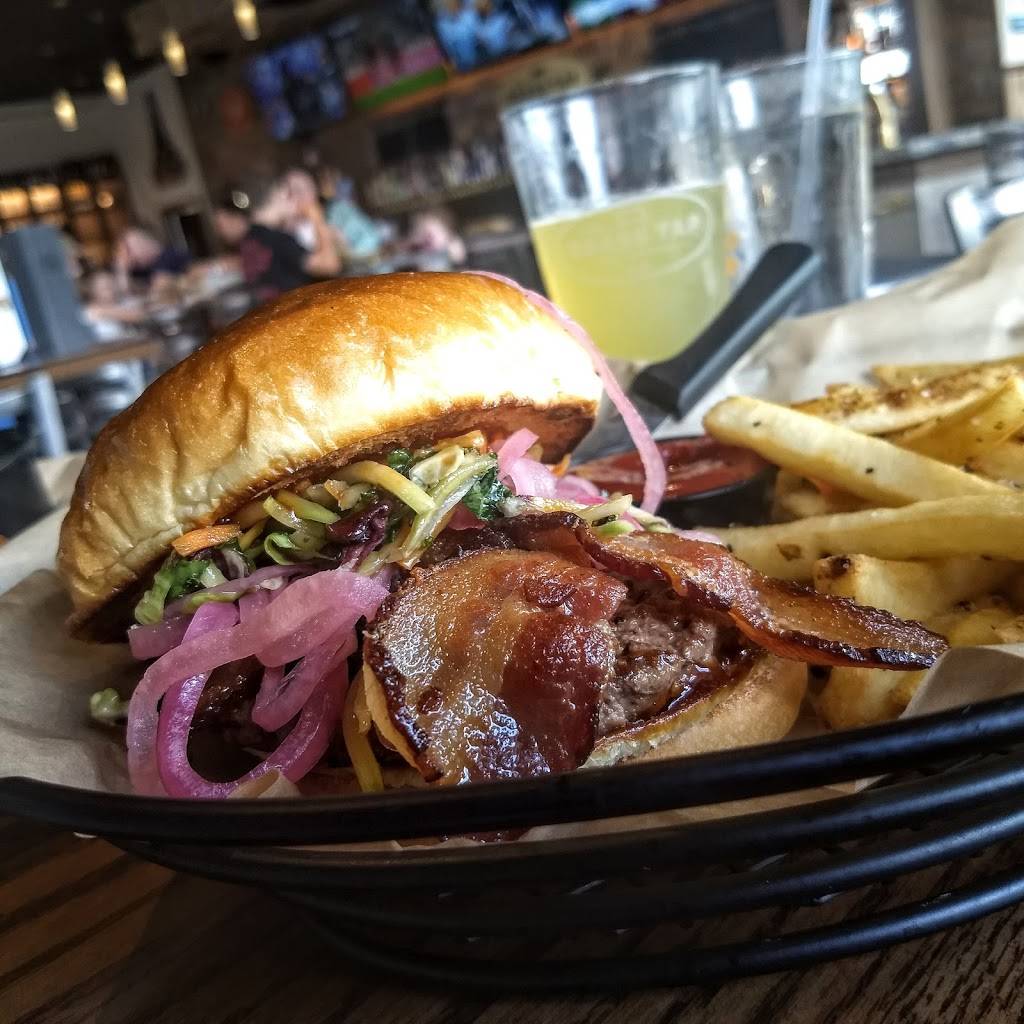 The Brass Tap | restaurant | 856 E, TX-114, Roanoke, TX 76262, USA | 6822377780 OR +1 682-237-7780