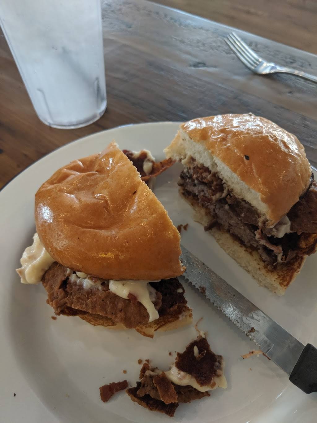 Haystack burgers and barley | restaurant | 6705 Main St, Frisco, TX 75034, USA | 9727043861 OR +1 972-704-3861