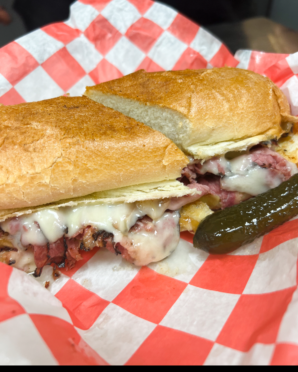 CHOMP | restaurant | 704 Silhavy Rd, Valparaiso, IN 46383, USA | 2192866178 OR +1 219-286-6178