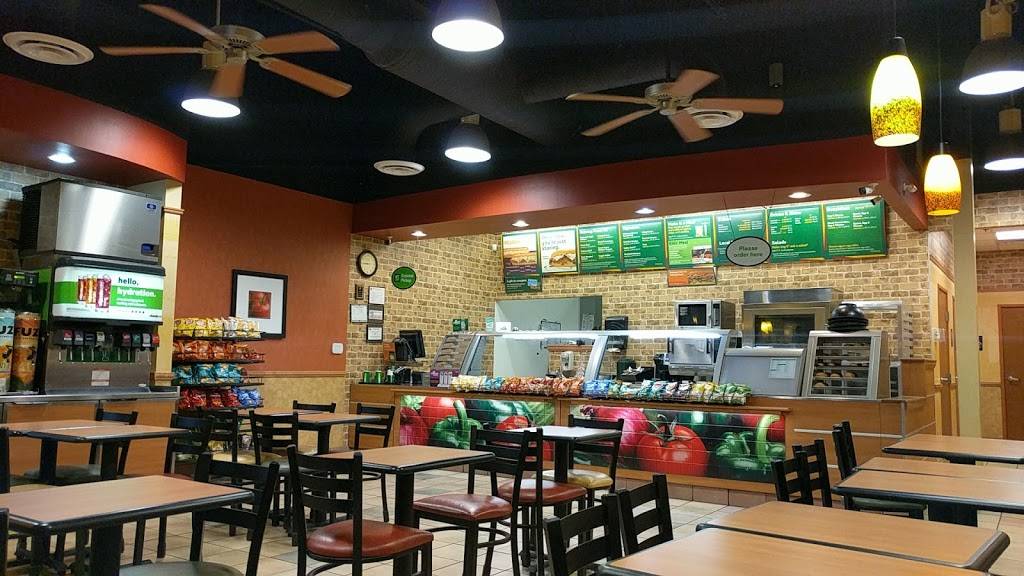 Subway Restaurants | restaurant | 3305 Mayhill Rd, Mayhill Plaza Ste 107, Denton, TX 76208, USA | 9403871188 OR +1 940-387-1188