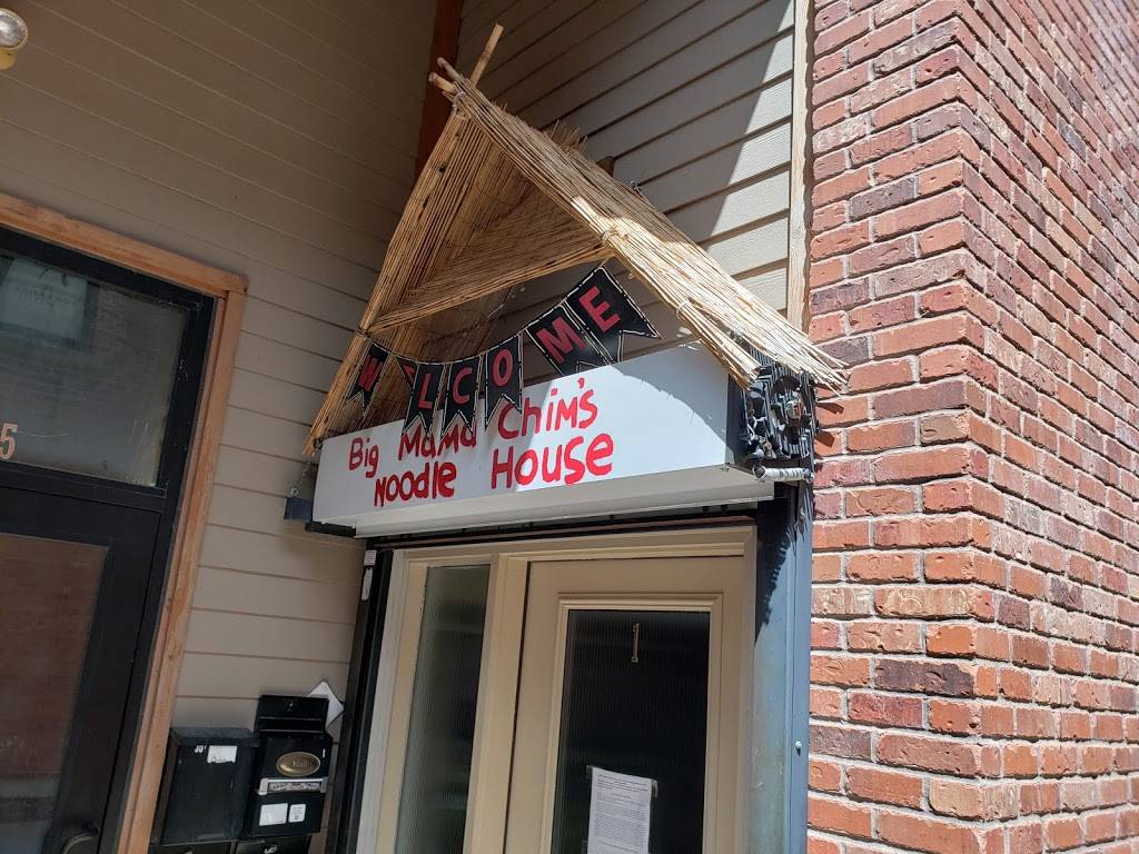 Chims Thai Kitchen on Broadway | restaurant | 904 E Broadway, Columbia, MO 65201, USA | 5737773082 OR +1 573-777-3082