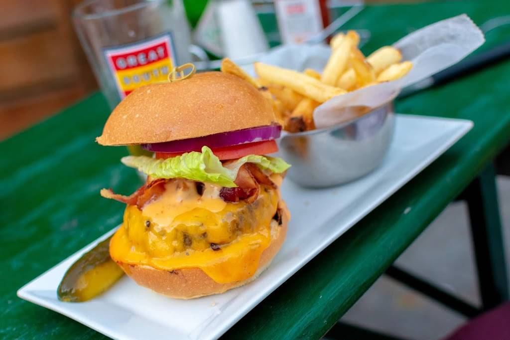 Croxleys | restaurant | 155 W Main St, Smithtown, NY 11787, USA | 6316568787 OR +1 631-656-8787