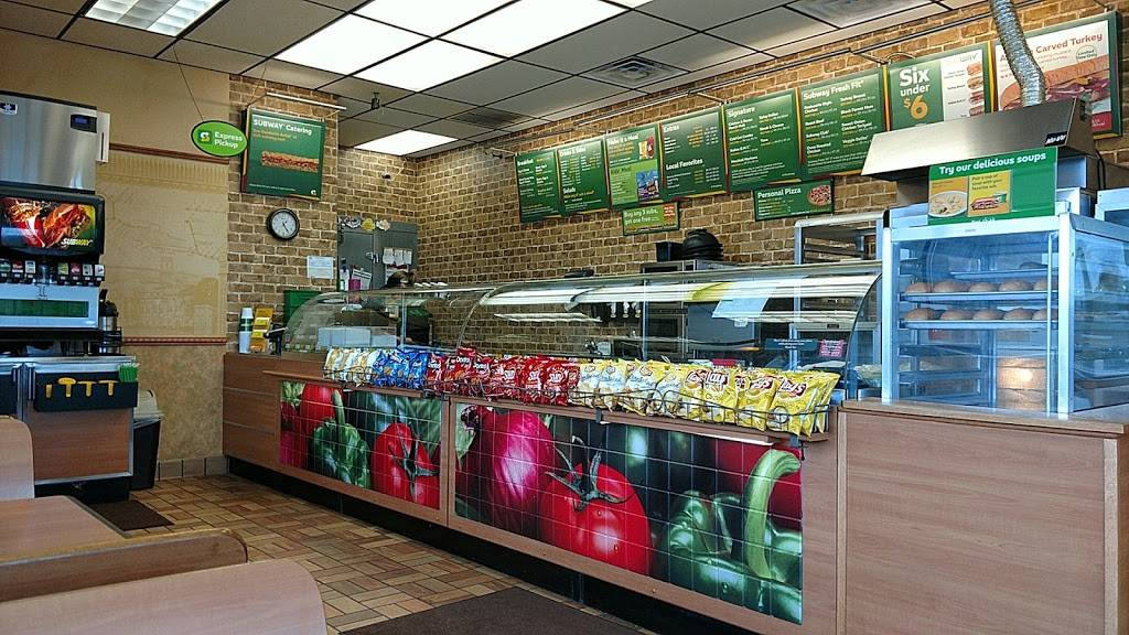Subway | restaurant | 400 East Ave, Lomira, WI 53048, USA | 9202697899 OR +1 920-269-7899
