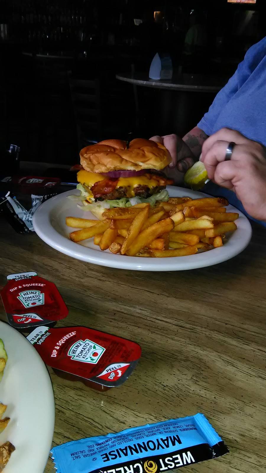 Cinema Tavern Reel Sports Bar | cafe | 200 W Montgomery St, Villa Rica, GA 30180, USA | 7704594771 OR +1 770-459-4771