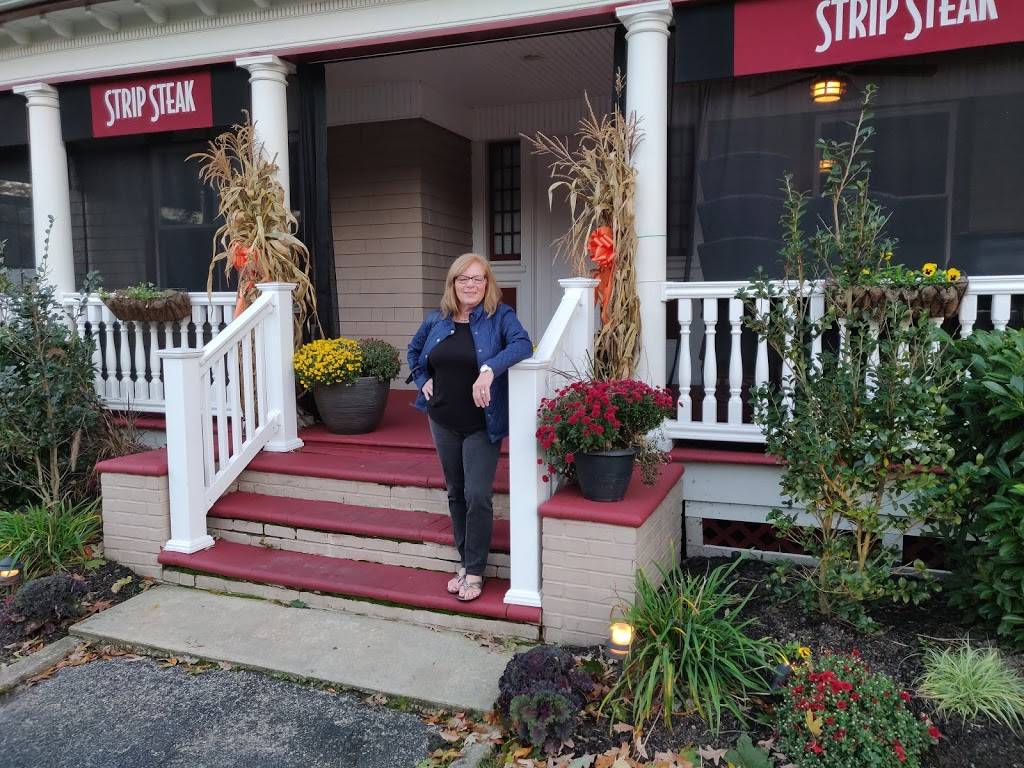 George Martins Strip Steak | restaurant | 60 River Rd, Great River, NY 11739, USA | 6316506777 OR +1 631-650-6777