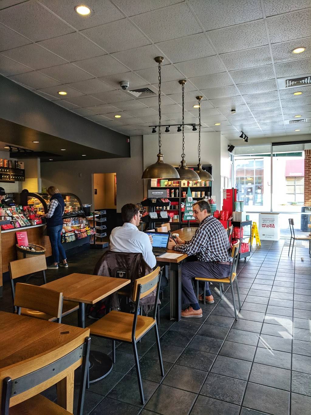 Starbucks | cafe | 2005 Lynnhaven Pkwy, Virginia Beach, VA 23456, USA | 7574716598 OR +1 757-471-6598