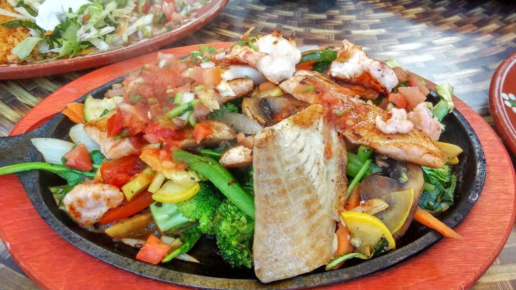 Zarape Restaurant | restaurant | 33 Maple St, Marlborough, MA 01752, USA | 5084855502 OR +1 508-485-5502