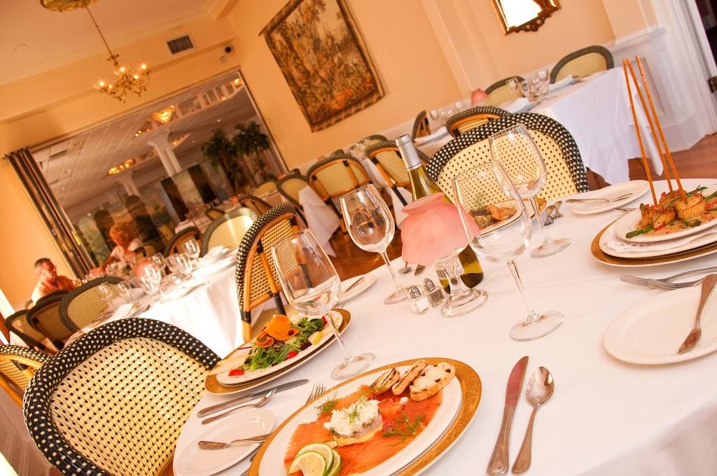 Hotel Alcott | restaurant | 107-113 Grant St, Cape May, NJ 08204, USA | 6098845868 OR +1 609-884-5868
