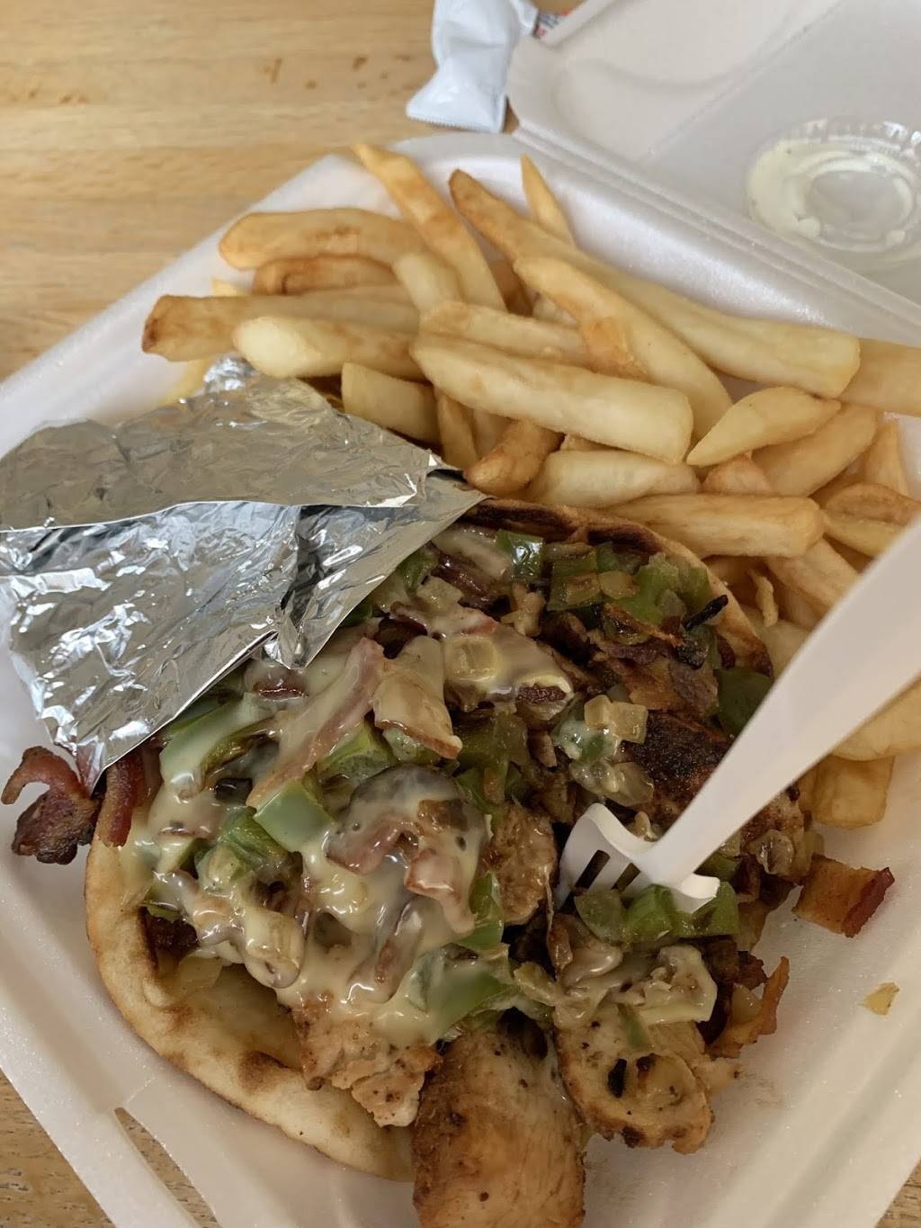 Boulevard Cafe & Coney | restaurant | 540 E Warren Ave, Detroit, MI 48201, USA | 3138313555 OR +1 313-831-3555