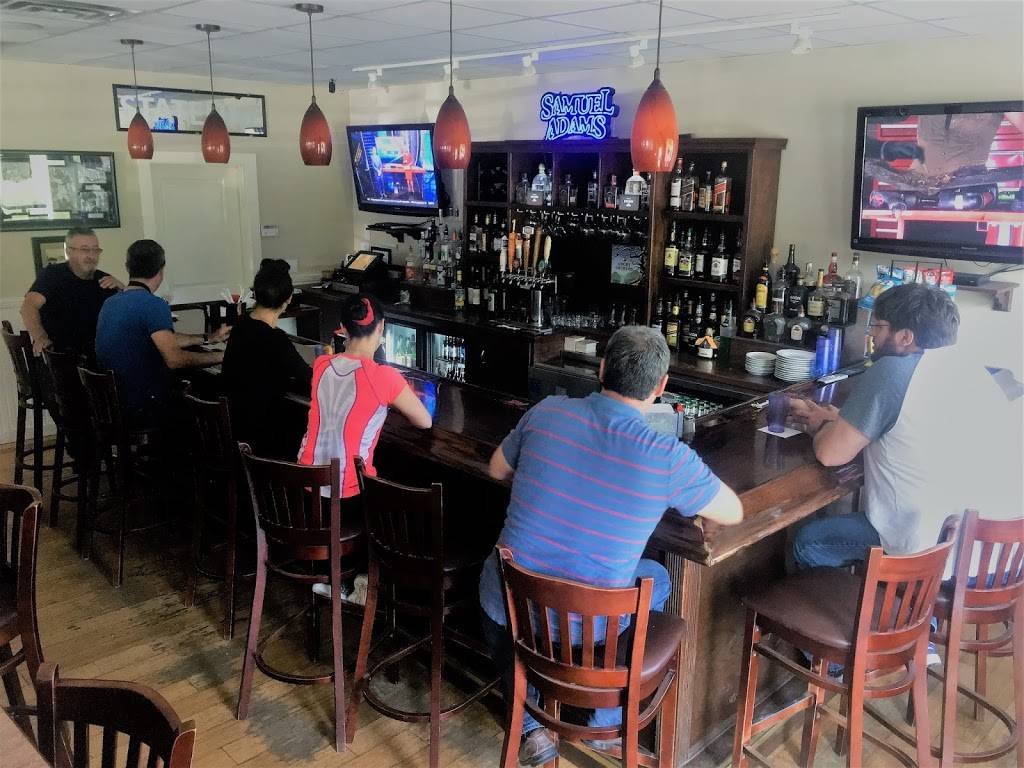 Stateline Pizza | restaurant | 340 N Elm St, Canaan, CT 06018, USA | 8608241554 OR +1 860-824-1554