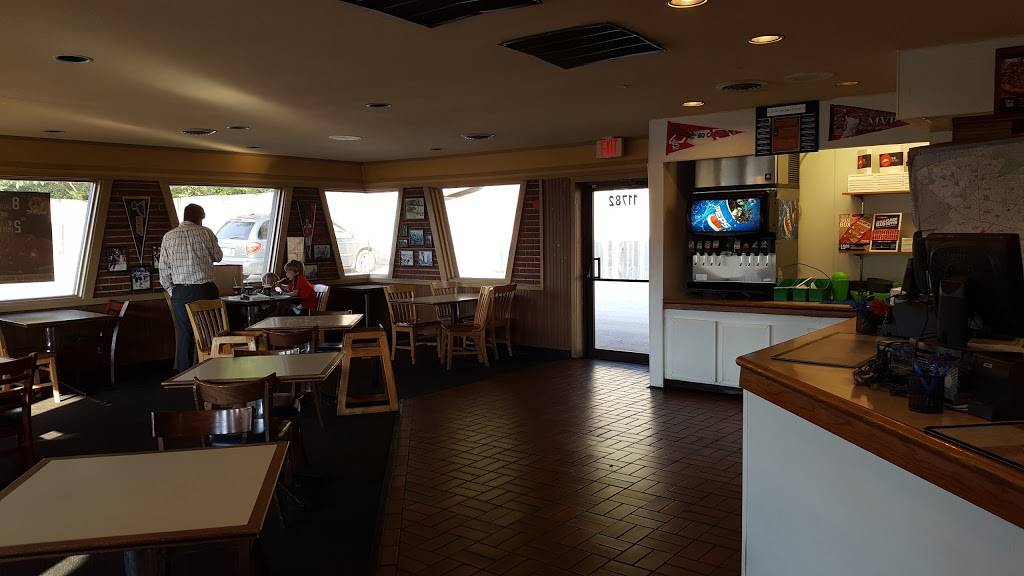 Pizza Hut | meal takeaway | 11802 Tesson Ferry Rd, St. Louis, MO 63128, USA | 3148421111 OR +1 314-842-1111