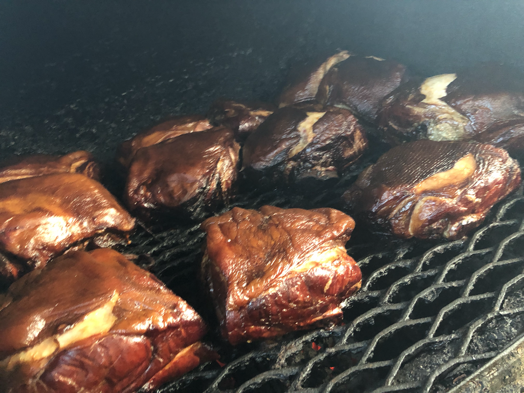 Vaughn’s Pit Stop BBQ | restaurant | 201 W College St, Bono, AR 72416, USA | 8703160702 OR +1 870-316-0702