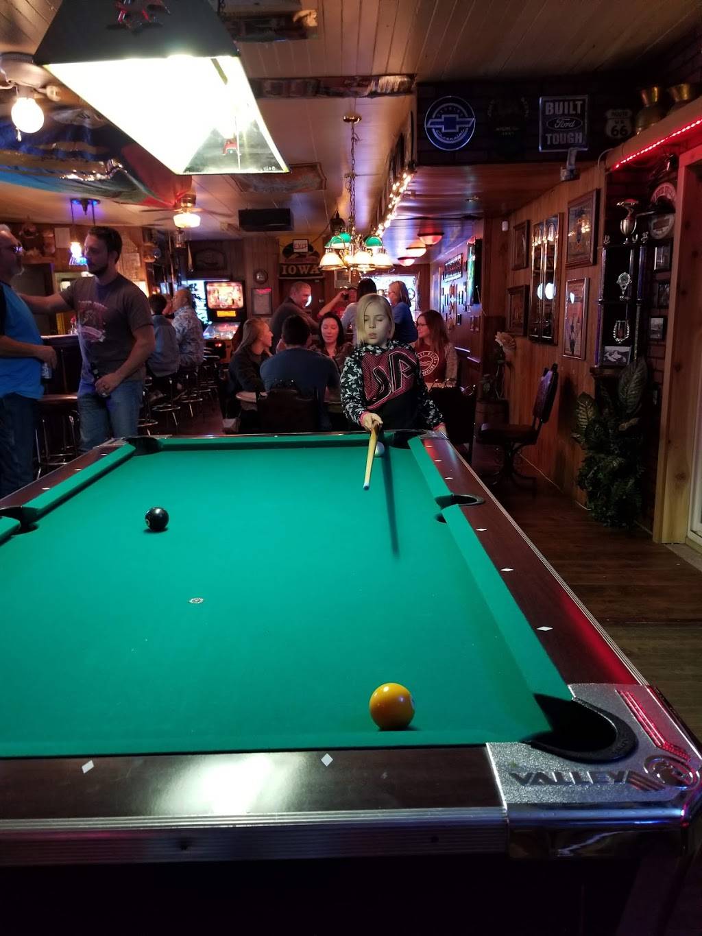 KnuckleHeads Bar & Grill in Badger | restaurant | 121 1st Ave SE, Badger, IA 50516, USA | 5155454711 OR +1 515-545-4711