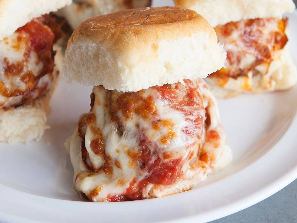 Fresh Brothers - Carmel Valley | restaurant | 5950 Village Way, San Diego, CA 92130, USA | 8582527000 OR +1 858-252-7000