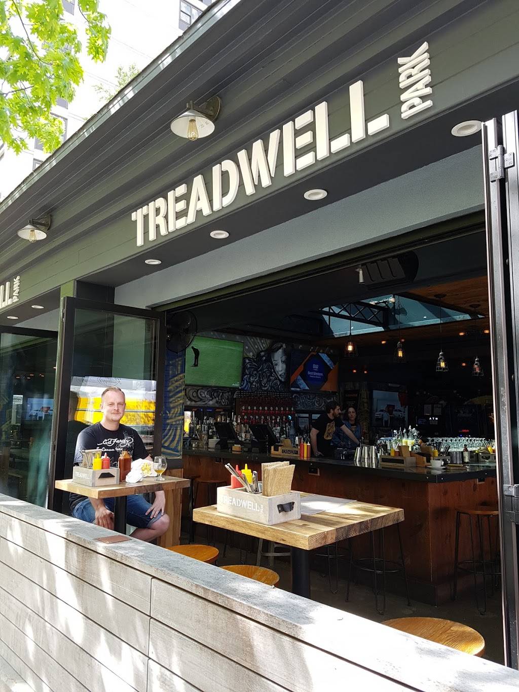 Treadwell Park | restaurant | 301 South End Ave, New York, NY 10280, USA | 2129450528 OR +1 212-945-0528