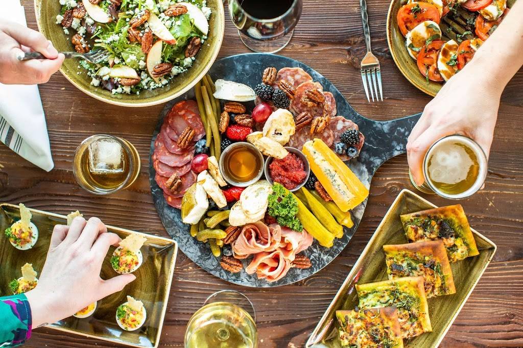 The Lookout Rooftop Bar | restaurant | 111 Greensboro Ave, Tuscaloosa, AL 35401, USA | 2054691660 OR +1 205-469-1660