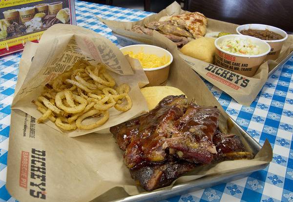 Dickeys Barbecue Pit | restaurant | 1273 Capitol Dr, Pewaukee, WI 53072, USA | 2626966034 OR +1 262-696-6034