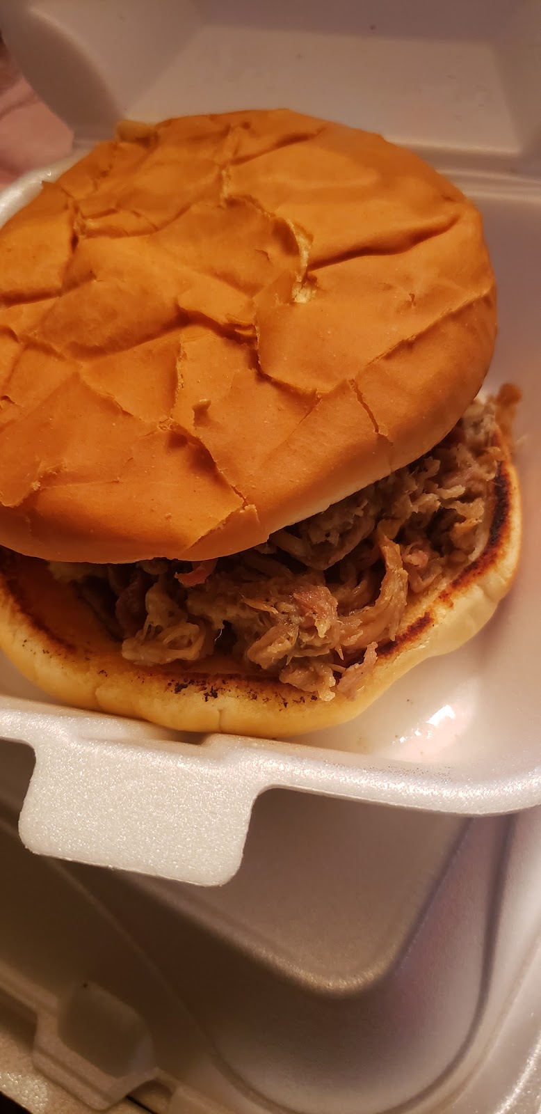 LIL DS BBQ | restaurant | 412 E Harding Ave, Pine Bluff, AR 71601, USA | 8702099377 OR +1 870-209-9377