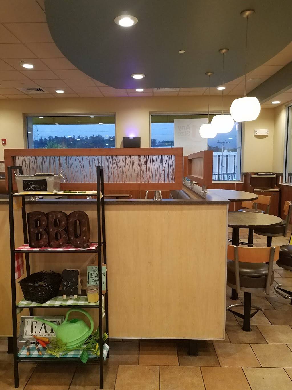 McDonalds | cafe | 2061 S Queen St, York, PA 17403, USA | 7178459360 OR +1 717-845-9360