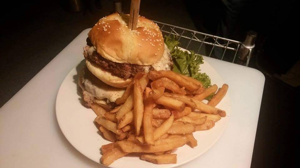 Mill Pond Tavern | restaurant | 82 E Broadway, Salem, NH 03079, USA | 6038246075 OR +1 603-824-6075