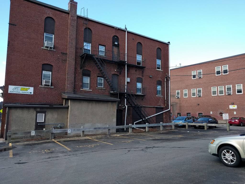 Subway | restaurant | 19 High St, Clinton, MA 01510, USA | 9787334483 OR +1 978-733-4483