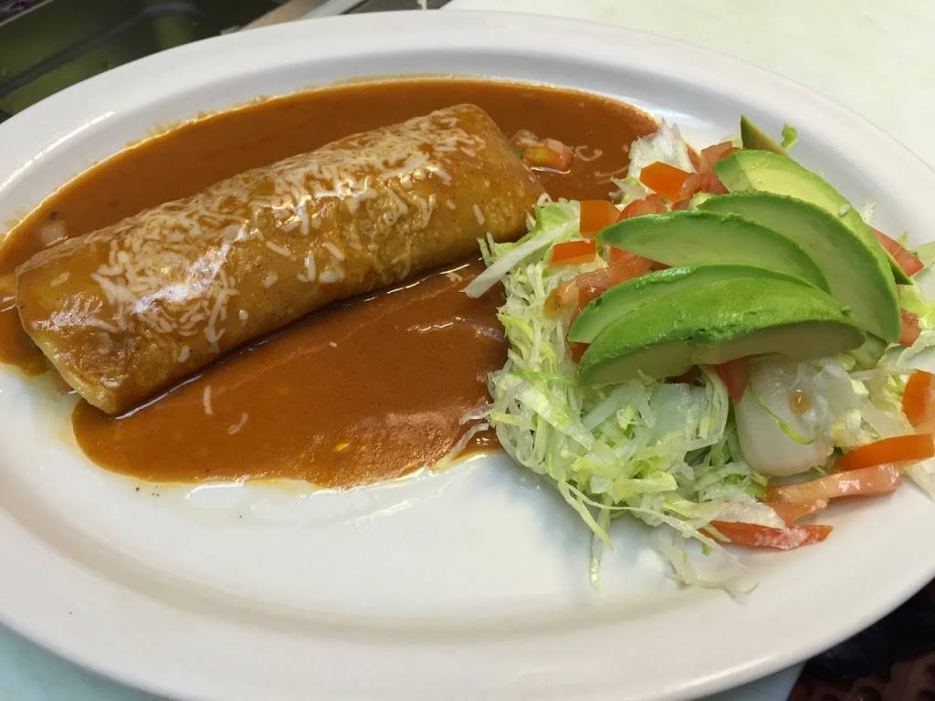 Rosas Mexican Food | restaurant | 1075 S Mission Rd suite a, Fallbrook, CA 92028, USA | 7607288006 OR +1 760-728-8006