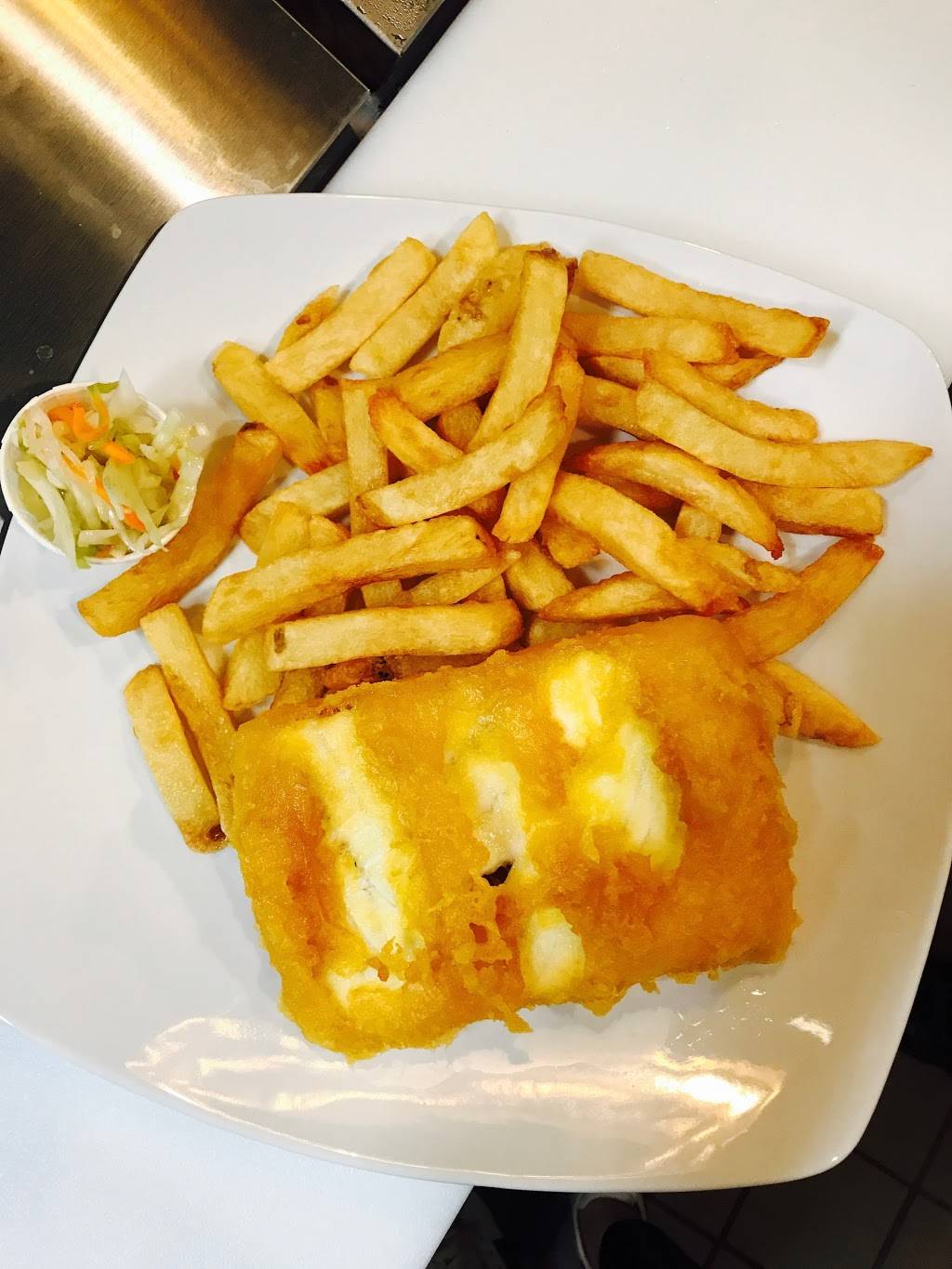Halibut N Malt Fish & Chips | restaurant | 1250 Brant St #4, Burlington, ON L7P 1X8, Canada | 9053360023 OR +1 905-336-0023
