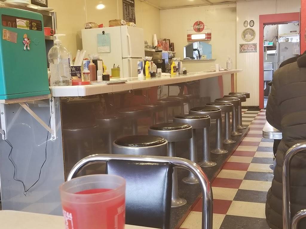 Dinner Bell | restaurant | 305 S Main St, Salem, IN 47167, USA | 8128835744 OR +1 812-883-5744