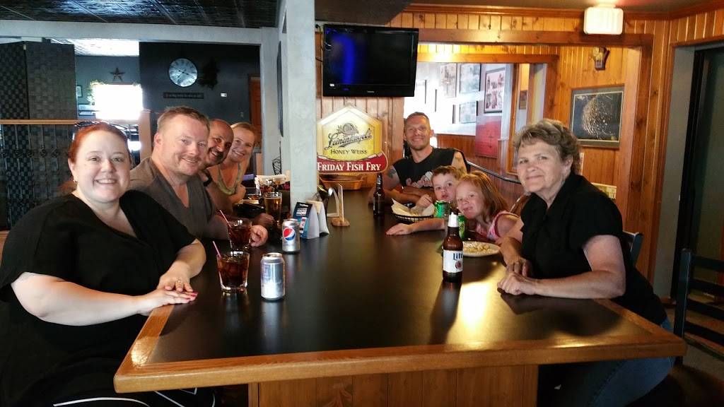 Fin N Feather Showboats | restaurant | 22 W Main St, Winneconne, WI 54986, USA | 9205824305 OR +1 920-582-4305