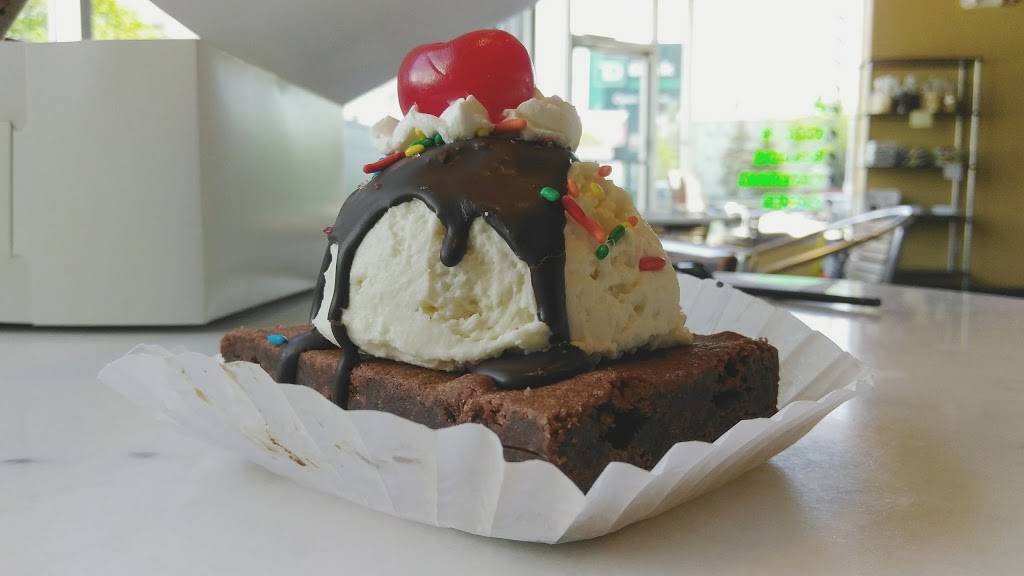 Wholly Cannoli | bakery | 490 Grafton St, Worcester, MA 01604, USA | 5087530224 OR +1 508-753-0224