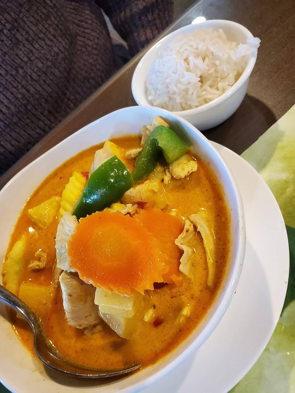 Rice&Noodle Thai Restaurant | restaurant | 160 Searsport Ave, Belfast, ME 04915, USA | 2072181525 OR +1 207-218-1525