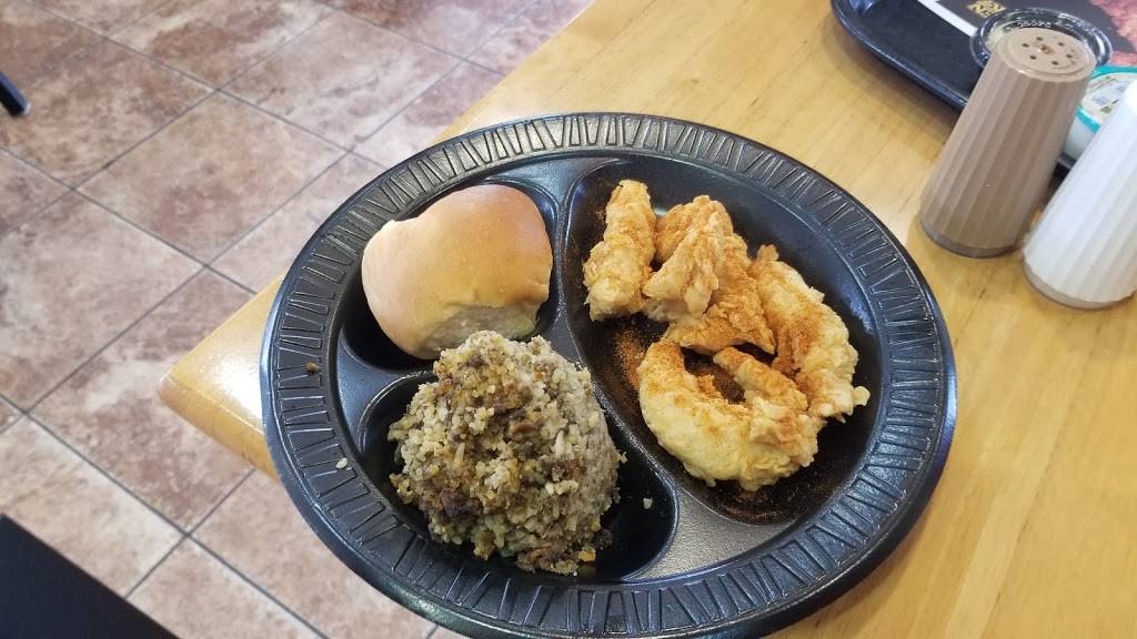 Golden Chick | meal takeaway | 4315 S Gevers St, San Antonio, TX 78223, USA | 2105322037 OR +1 210-532-2037