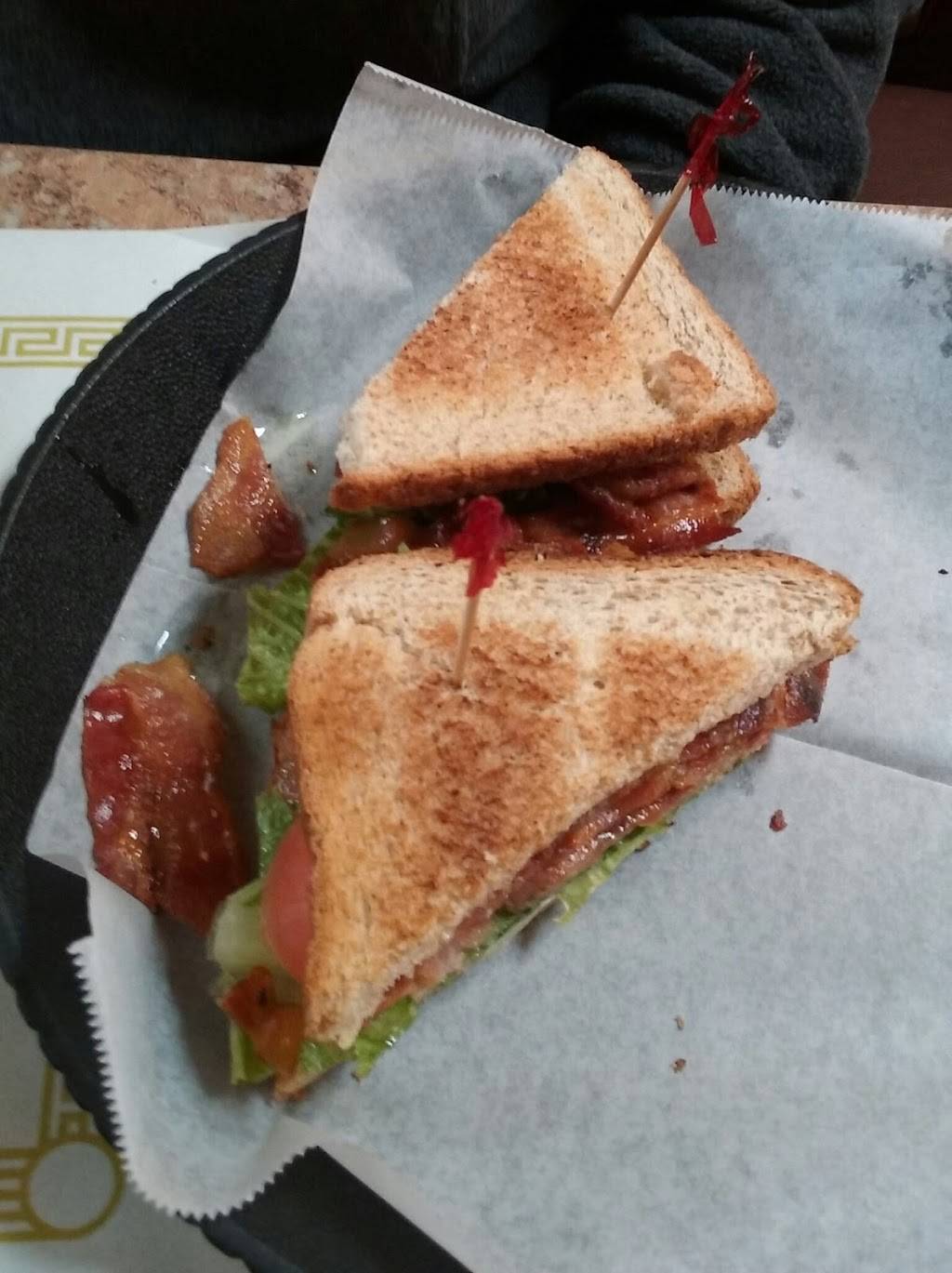 Benjamins Family Dining | restaurant | 2372 IN-163, Clinton, IN 47842, USA | 7658323122 OR +1 765-832-3122