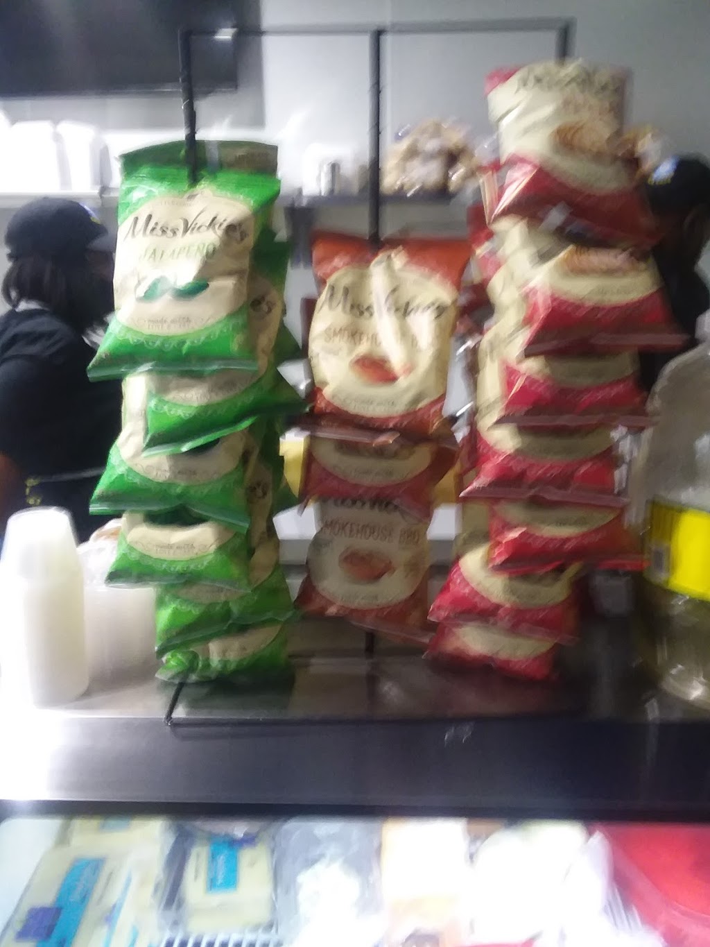 BJs Deli & Cafe | restaurant | 10333 Eight Mile Rd, Detroit, MI 48221, USA | 3133976598 OR +1 313-397-6598