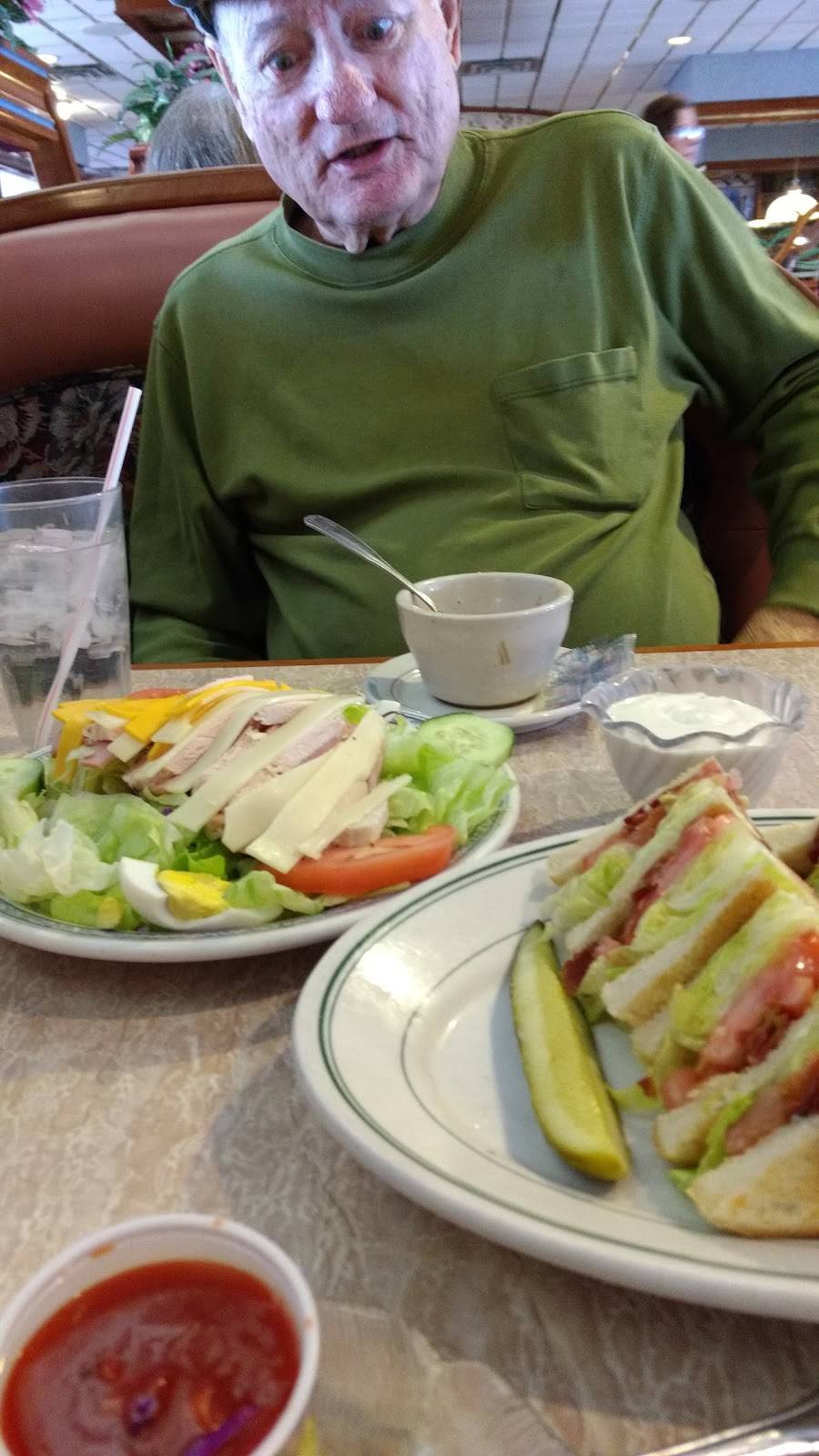 Rolling Meadows Restaurant | restaurant | 947 S Rolling Meadows Dr, Fond du Lac, WI 54937, USA | 9209229140 OR +1 920-922-9140