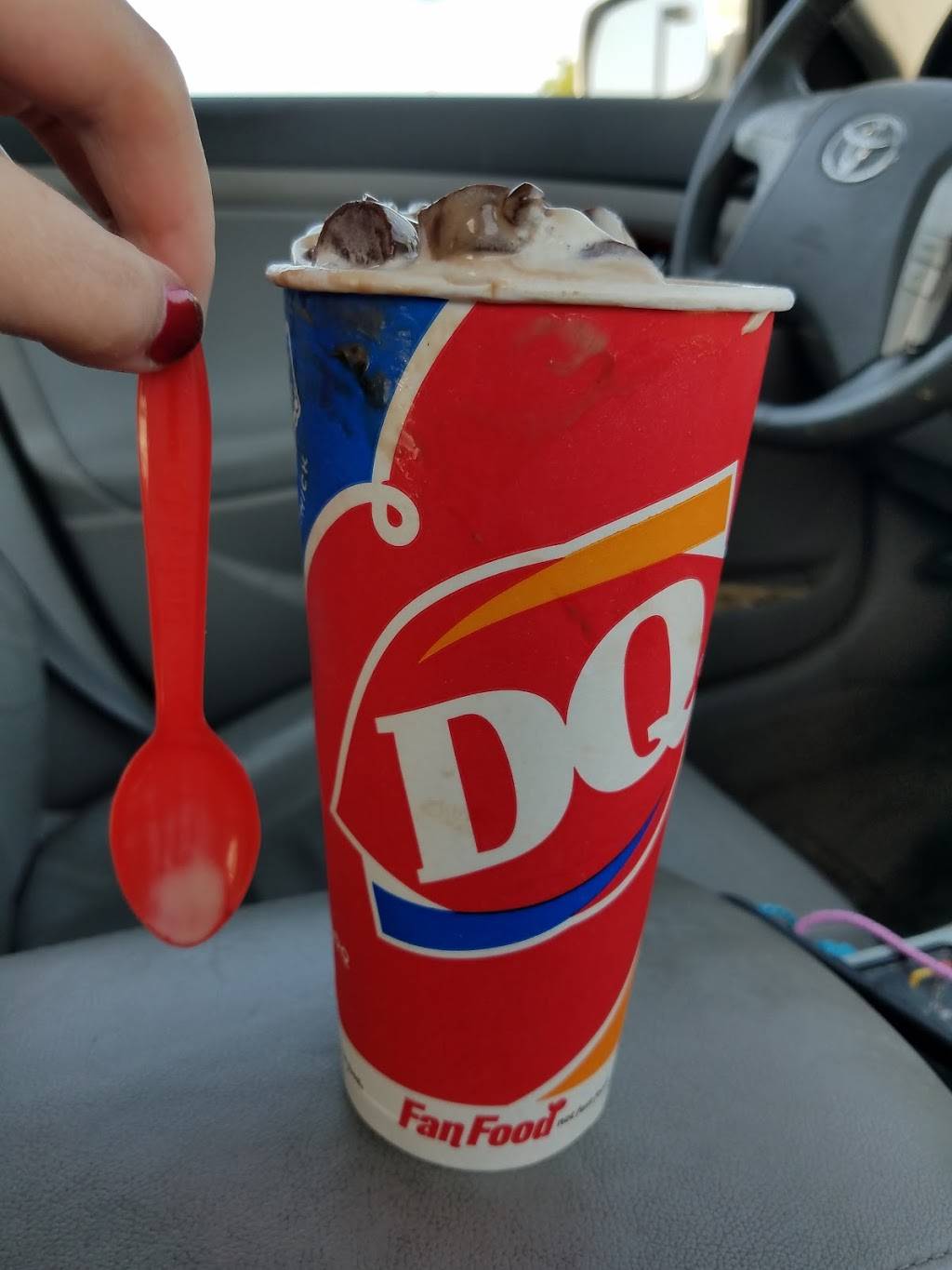 Dairy Queen Grill & Chill | restaurant | 2118 Gunbarrel Rd, Chattanooga, TN 37421, USA | 4237025917 OR +1 423-702-5917