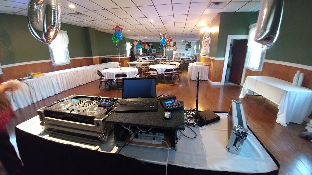 Town Crier | restaurant | 5 Maitland St, Fairhaven, MA 02719, United States | 5089928687 OR +1 508-992-8687