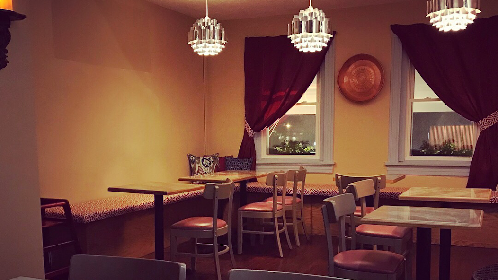 Carytown Gyro | restaurant | 3459 W Cary St, Richmond, VA 23221, USA | 8049183661 OR +1 804-918-3661