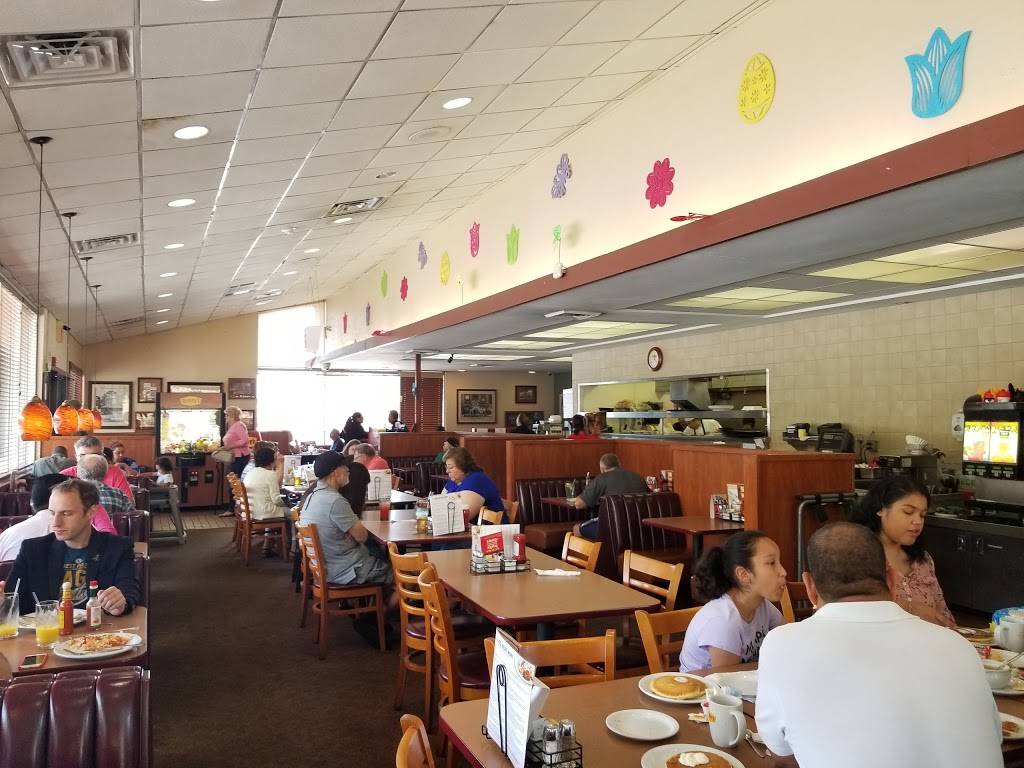 Dennys | restaurant | 4824 No, River Rd, Schiller Park, IL 60176, USA | 8476785556 OR +1 847-678-5556