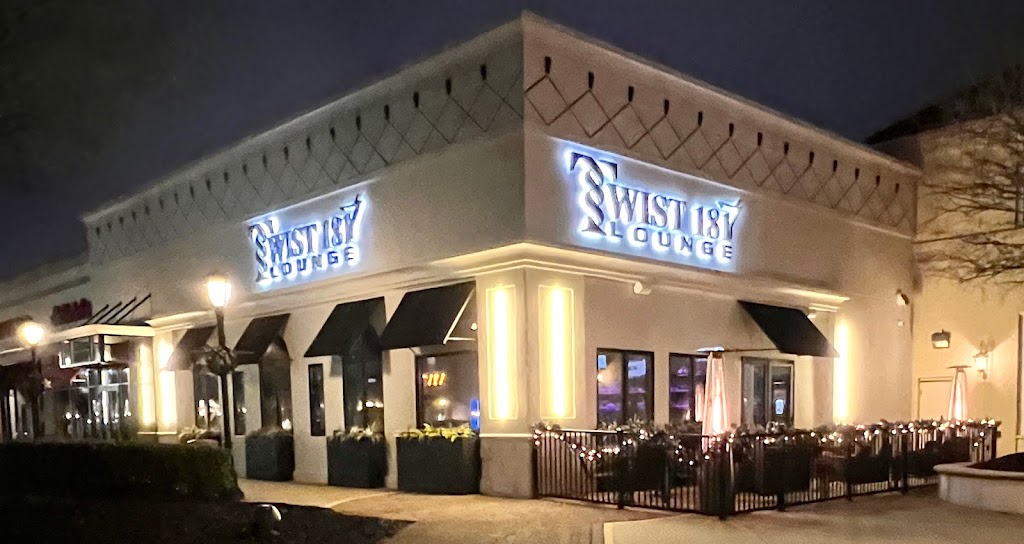 Twist 181 Lounge | night club | 30500 AL-181 #710, Spanish Fort, AL 36527, USA | 2514590125 OR +1 251-459-0125