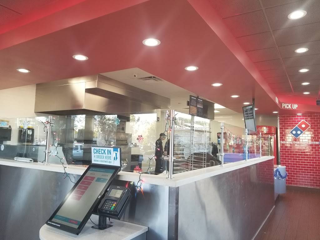 Dominos Pizza | meal delivery | 2315 E Valley Pkwy, Escondido, CA 92027, USA | 7602667555 OR +1 760-266-7555