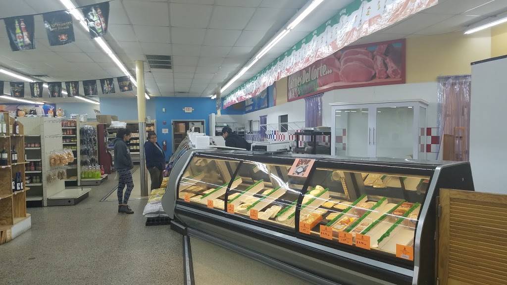 La Plaza Supermarket | restaurant | 13609 Lakewood Heights Blvd, Cleveland, OH 44107, USA | 2164768000 OR +1 216-476-8000