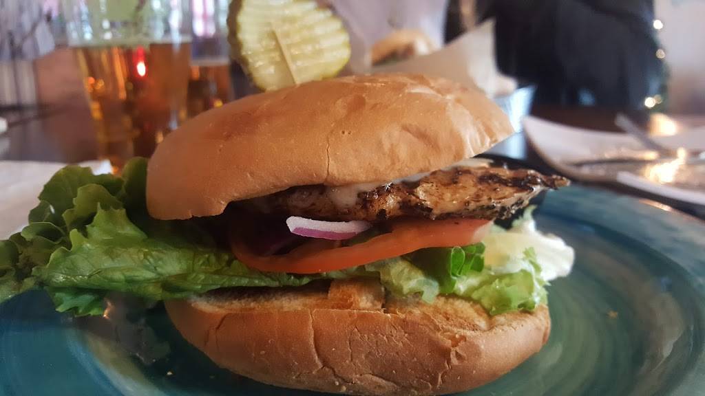 Pearl Street Taphouse | restaurant | 407 Pearl St, Jeffersonville, IN 47130, USA | 8122850890 OR +1 812-285-0890