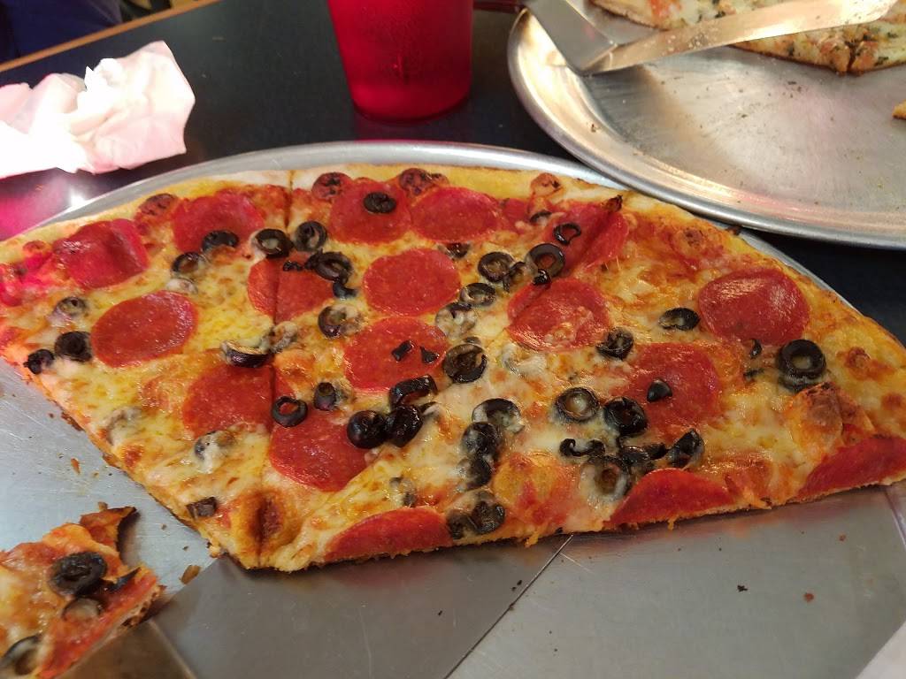 Poppys Pizza | restaurant | 5045 7115 Blanco Road #107, San Antonio, TX 78216, USA | 2103664000 OR +1 210-366-4000