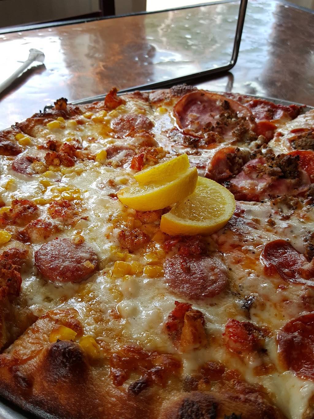 McClains Pizzeria | restaurant | 115 Girod St, Mandeville, LA 70448, USA | 9857780955 OR +1 985-778-0955