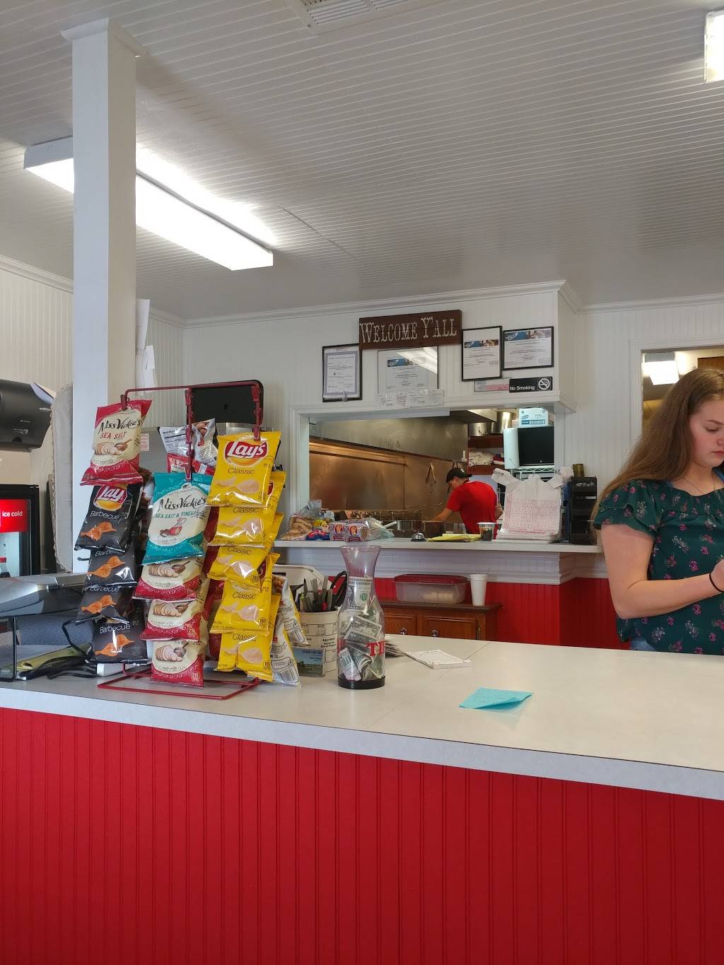 Carlas Snak Shak | meal takeaway | 323 S Main St, Highlands, TX 77562, USA | 2814263709 OR +1 281-426-3709